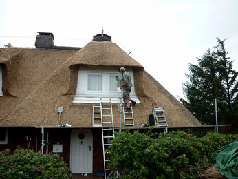 Reetdach-Sanierung eines Doppelhauses auf Sylt-List